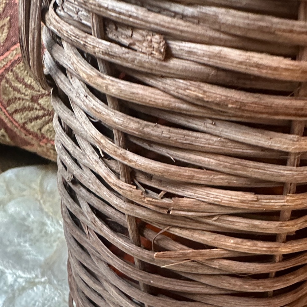 Woven Rattan/ Wicker Wrapped Glass Vintage Bottles great decor - Picture 7 of 11
